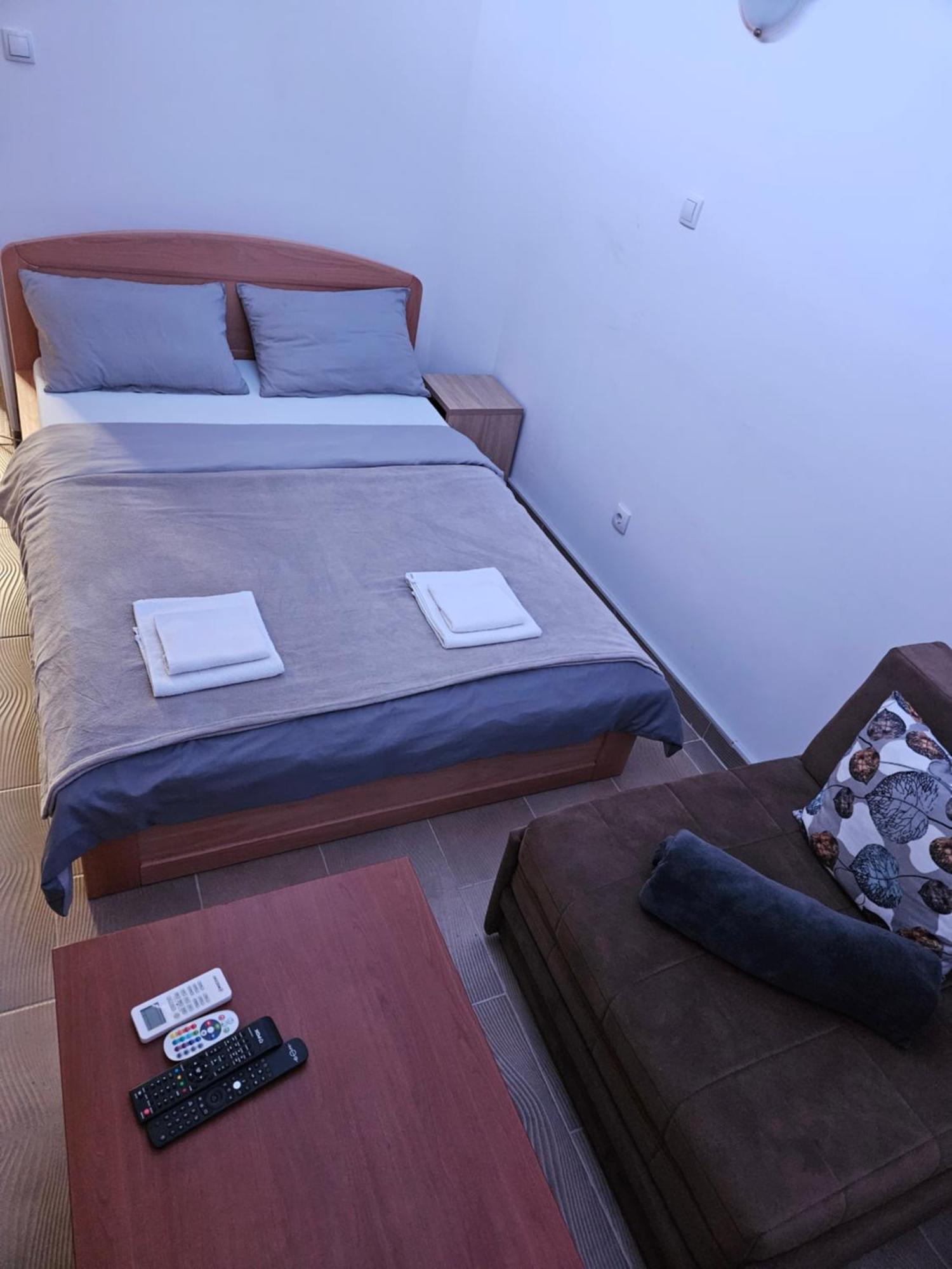 Booking Apartments Alone 1 Belgrado Exterior foto